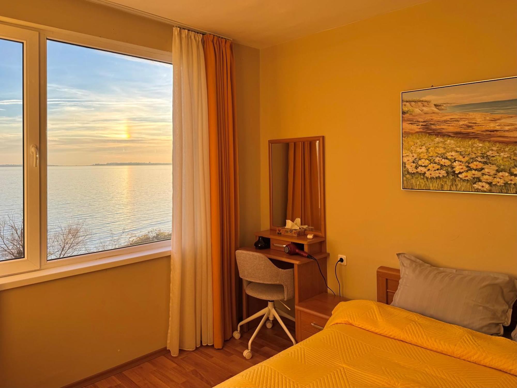 Beachfront Havana Свети-Влас Экстерьер фото