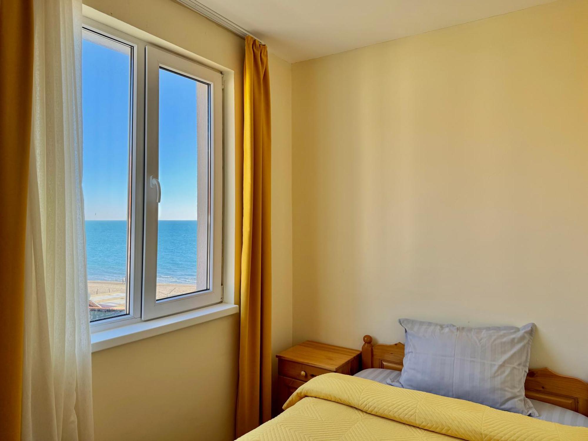 Beachfront Havana Свети-Влас Экстерьер фото